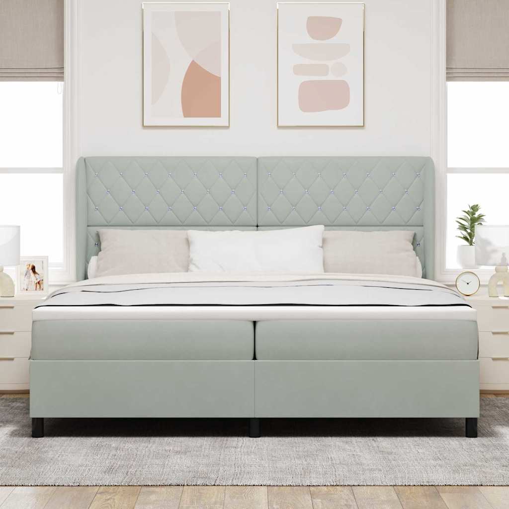 Lit à ressorts avec matelas Gris clair 200 x 200 cm Velours